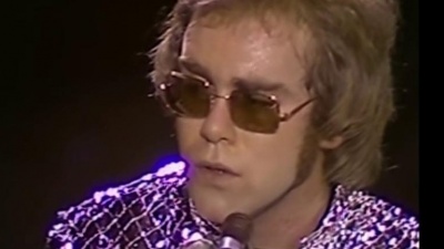 Elton John - Mona Lisas And Mad Hatters