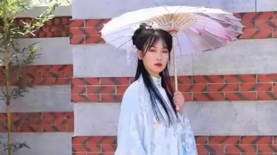 晓哥哥墩墩 - 一首孙露演唱的《不将就》经典好听