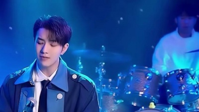九听音乐自助点歌台 - 盘点《雪下的时候》10个网红翻唱版，超8亿播放，开口跪