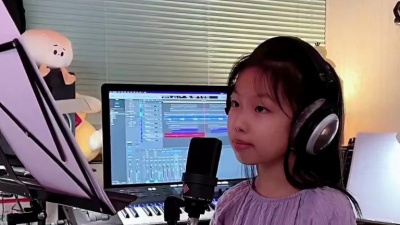 董董 - 《谁和谁好》演唱：董雨墨