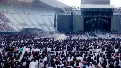 搞蛋超人 - 【BTS】《Outro:tear》现场超清中字|我活着为了理解世界