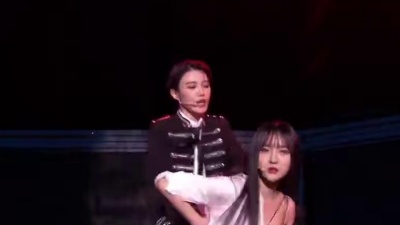 妙曼红唇 - SNH48戴萌×莫寒《9 To 9 》LIVE