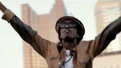 做个健康美食博主吧 - K'NAAN - Wavin' Flag ft. will.i.am, David Guetta