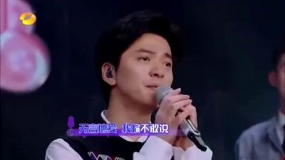 酱紫音乐 - 音乐诗人李健挑战粤语，献唱《一生中最爱》太好听了，全场陶醉！