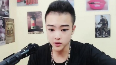 成一皮 - 《等你等了那么久》小哥哥唱出了不一样的味道！好听极了