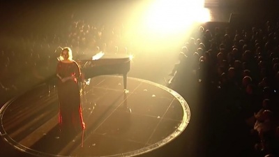 二月花． - 格莱美颁奖阿黛尔深情演唱 《All I Ask》
