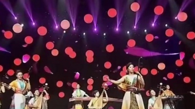 听完左右耳就跪了 - 女子十二乐坊《十面埋伏》，童年女神回忆杀。