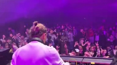 花泽美美 - #DJ_Hellboy #on the floor #edm #酒吧 #疯狂之夜 #musicislife #外国dj
