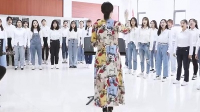 叮咚 - 西农闪光合唱团翻唱电影《你好，李焕英》插曲《萱草花》 | 采一朵，送给我小小的姑娘