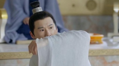 小普陀 - 三生三世枕上书 东华帝君三场自带BGM的出场方式。话说苍何剑也很好看。