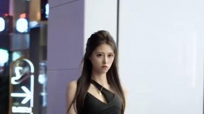 家有静静 - 你会喜欢小姐姐的颜值还是身材？@就是蒋蒋? #街拍美女#大长腿#完美身材#这样的身材打几分#第一乐章背叛情歌#好看的小姐姐#美不美看大腿#抓拍美好瞬间