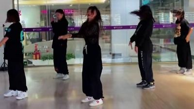 班主任的课 - #Onmyown #onmyown舞蹈 #零基础学舞 这音乐听一百遍都不会腻，口令分解教程已经发出来了哦，喜欢的可以一起学起来哈#菲悦舞蹈塘头店