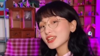 娱乐扒少 - 为什么为什么为什么为什么你的眼睛总是亮晶晶✨#一点点 #甜甜