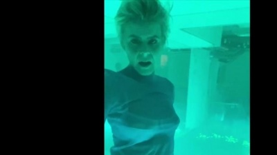 Robyn - Dancing On My Own