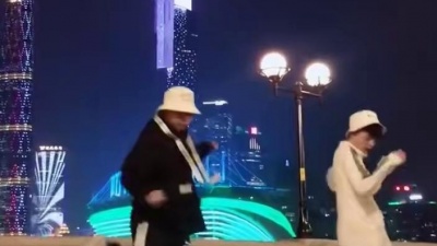 貓貓 - 如果让你开心一刻了，那就请点个赞吧