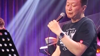 行痴 - 60后大叔酒吧演绎齐秦经典老歌《往事随风》