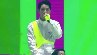 翻仔集 - 活力少年赖冠霖青春芒果夜一首《讯号》，活力全场