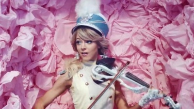 Lindsey Stirling、Becky G - Christmas C'mon