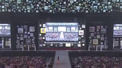 AKB48 - 抱きつこうか?