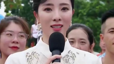蓝梦冰恋 - 青年歌唱家李菲菲霍勇演唱《到人民中去》，压轴央视“心连心”