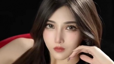 转身一缕冷香远 - 注意看 这个女人叫小美