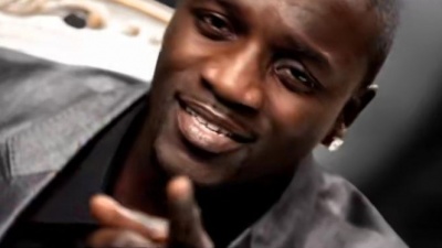 Akon、Colby O'Donis、Kardinal Offishall - Beautiful