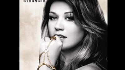 Kelly Clarkson - Standing In Front Of You