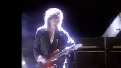 Joan Jett - Dirty Deeds 现场版