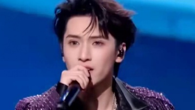 豆豆果 - 张真源、严浩翔《痛苦的时候不能够在一起，那还能叫伙伴吗》2023叁重楼暨出道四周年演唱会澳门站现场
