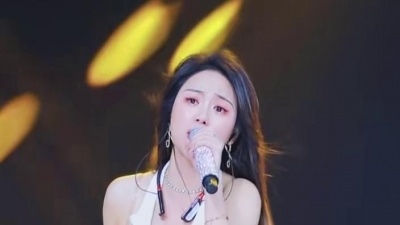 余倩 - 不该开始(高潮版)