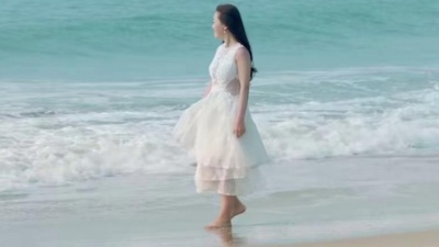 霓歌 - 红海滩