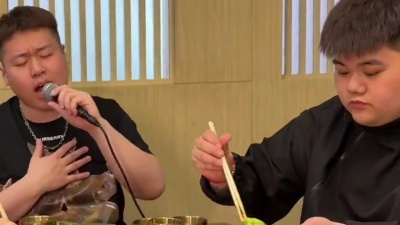 豆豆果 - 《野花做了场玫瑰花的梦》半吨兄弟