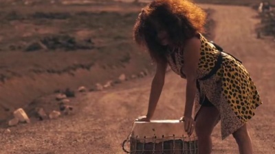 Leila Negrau - Fom Ek Tambour