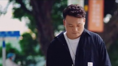 吴璟滨 - 像暴雨飘落