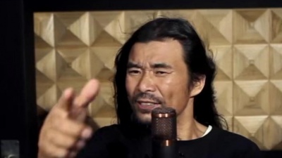 面筋哥 - 生活不易，无论给了我们什么，都要面对笑容！无地自容！