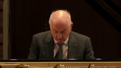 Daniel Barenboim - Beethoven: 33 Variations in C Major, Op. 120 on a Waltz by Diabelli - Var. 22. Allegro molto, alla &quot;Notte e giorno faticar&quot; di Mozart