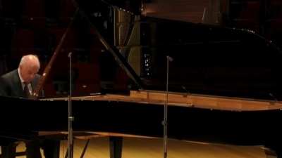 Daniel Barenboim - Beethoven: 33 Variations in C Major, Op. 120 on a Waltz by Diabelli - Var. 5. Allegro vivace