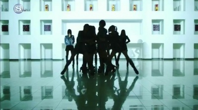 AKB48 - 鈴懸の木の道で「君の微笑みを夢に見る」と言ってしまったら僕たちの関係はどう変わってしまうのか、僕なりに何日か考えた上でのやや気恥ずかしい結論のようなもの