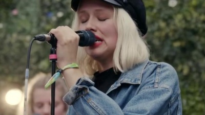 Dagny - Wearing Nothing (Live At Vevo dscvr)