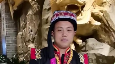 山青水铁卢 - 家人们.今天更新作品了.十杯酒儿山歌.拍作品不易.喜欢的家人们留下您的小红心吧.感谢平台推送！#巴国王府 @朝夕相伴—杨洪 #黔江山歌况小林