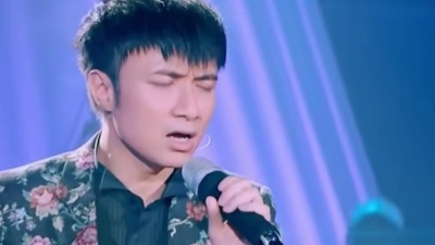 风吹蝴蝶 - 古巨基再现经典歌曲《匆匆那年》,深情演绎唱哭台下观众！
