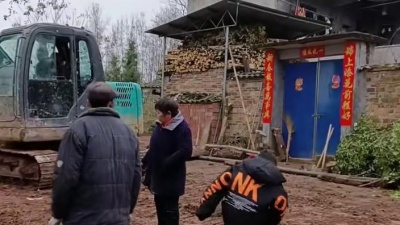 游戏圈逗比君 - 挖掘机
