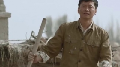 女明猩粥粥 - 执迷不悟-铁脑袋mp3