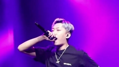 Moti、JUNE - Go (Live At WE GO HOLIC SEOUL)