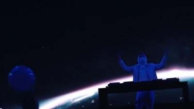 Alan Walker、黄子弘凡、洪之光、李昂星、阿达娃 - 友谊地久天长