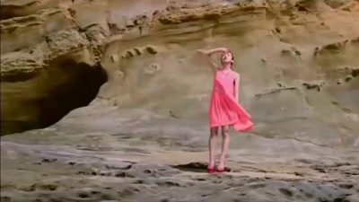 板野友美 - Crush