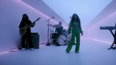 Kiana Ledé - Show Love (Live)