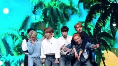 噗噗叽叽 - Stray Kids - 비행기
