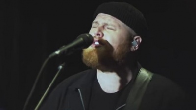 Tom Walker - Leave A Light On