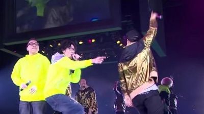 廿四味、农夫、方皓玟 - 激光中 + 举高只手 + RESPECT就OK